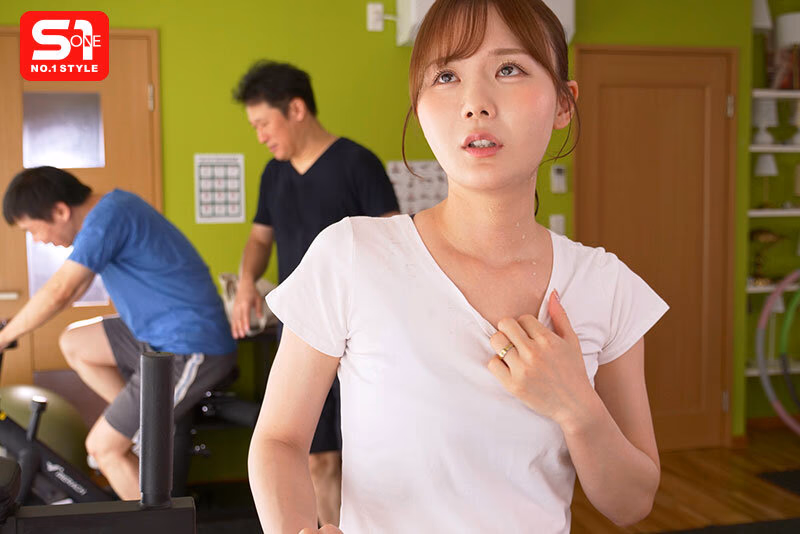 新妻は卑猥トレーナーに特効媚薬を盛られ全身クリトリス化！トレーニング中にガックガク痙攣しながら桁外れ発情マ●コおっ広げてお漏らしオーガズム miru プレビュー画像 3