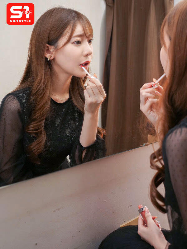 港区’プロ彼女’のなれの果ては…スラム街の公衆ぶっかけ顔射女 楓ふうあ プレビュー画像 1