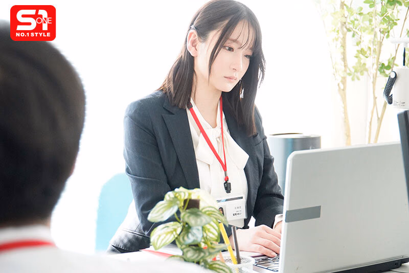 隠れ爆乳OLが今月のノルマ未達成のため本日より1週間全裸出社 私のカラダで皆様を全力ご奉仕・フォローさせていただきます。 鷲尾めい プレビュー画像 1