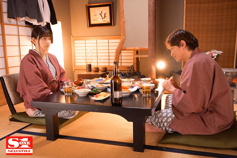 Jカップ美人上司がポツンと一軒宿で大嫌いなポンコツ部下と相部屋に… まさかの夜は立場逆転！絶倫チ●ポに一晩中「ひぃひぃ」イカされ続けるなんて… 鷲尾めい プレビュー画像 2