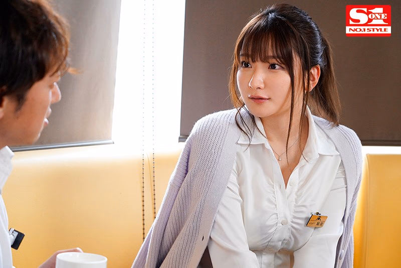 バイト先で出会った爆乳パート人妻とファミレス下衆不倫に没頭したボク 鷲尾めい プレビュー画像 3