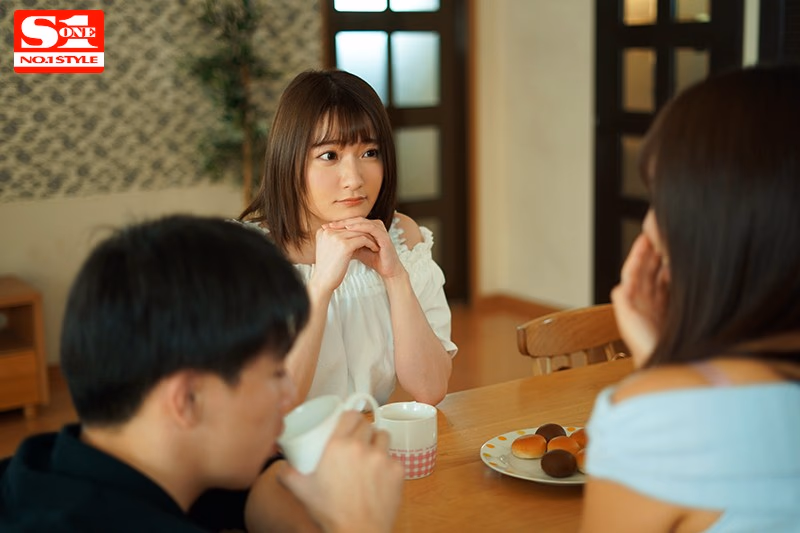 一ヶ月間の禁欲の果てに彼女の親友と僕が浮気SEXだけに没頭した彼女不在の2日間。 鷲尾めい プレビュー画像 1