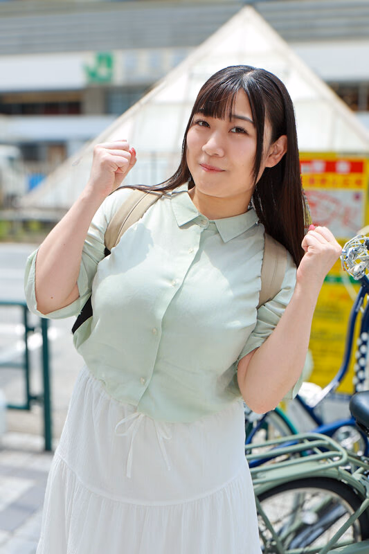 天然爆乳田舎娘のノーブラ東京観光～えなちゃん（Kカップ・103cm） 小梅えな プレビュー画像 1