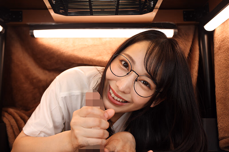 【VR】顔面特化アングルVR ～エロいお姉さんと「こたつの中で」びしょ濡れ髪じとぺたSEX～ 弥生みづき プレビュー画像 7