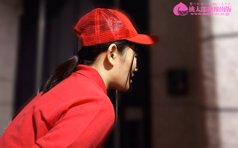 巷でウワサの人妻出張感 男を惑わす肉感完熟デリバリー 敏感！乳首イキ！！内緒の爆乳Kカップ奥さまが疼いたカラダを満たす秘密のアルバイト 小梅えな プレビュー画像 8