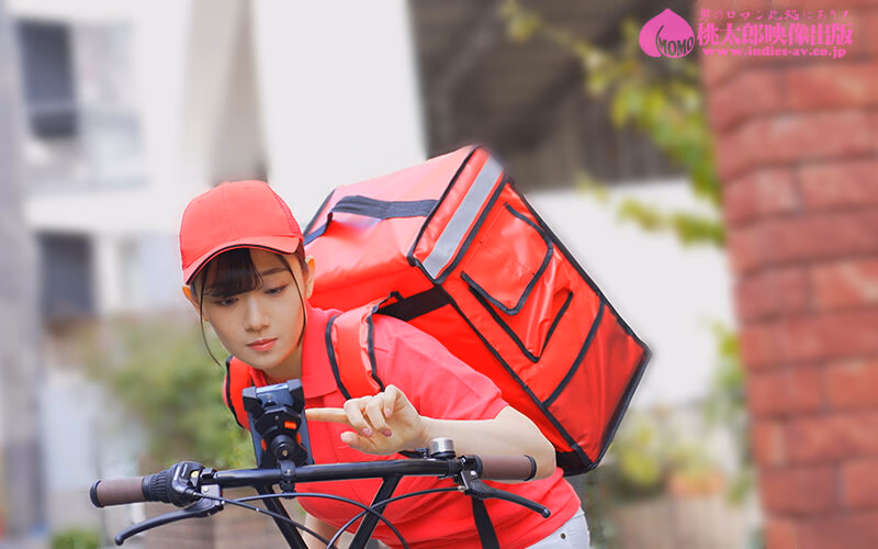 巷でウワサの人妻出張感 男を惑わす肉感完熟デリバリー 敏感！乳首イキ！！内緒の爆乳Kカップ奥さまが疼いたカラダを満たす秘密のアルバイト 小梅えな プレビュー画像 3