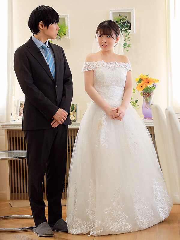 恋人のフリをしてた女友達にウェディングドレスを試着させてみたら…結婚する気になってしまい偽りの関係が真実の愛になってイチャラブ中出ししまくった。 柏木こなつ プレビュー画像 1